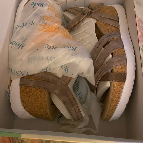 Earth Origins. NWT. in box. - Picture 8 of 12